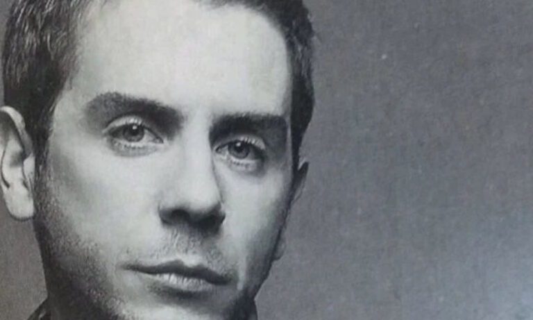 Το τραγούδι του μπήκε σε διαφήμιση στην Ιταλία και έγινε τόσο επιτυχία που του έβγαλαν best-of μόνο για τους Ιταλούς