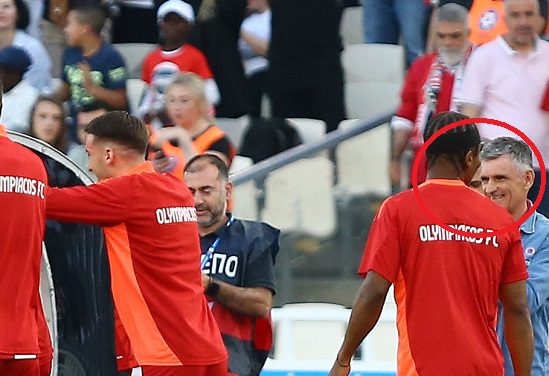 ΟΦΗ - Ολυμπιακός: Έτρεξαν όλοι πάνω στον υπεύθυνο στημένων φάσεων του Μεντιλίμπαρ και υπήρχε λόγος - Γάτα ο Βάσκος