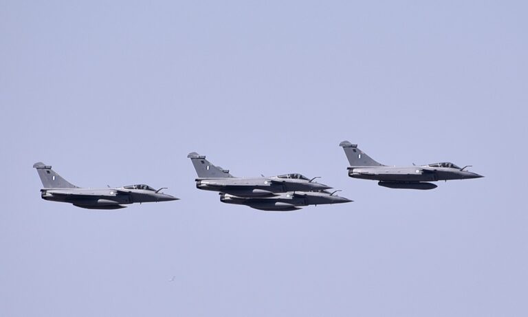 «Μας φοβούνται γι’ αυτό δεν δίνουν τους κωδικούς»: Οι Τούρκοι βλέπουν απειλή πίσω από τα ελληνικά Rafale