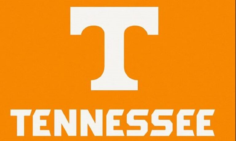 Μαζεύτηκαν 157 χιλιάδες άνθρωποι για να τους δουν να πετάνε ένα… πεπόνι!