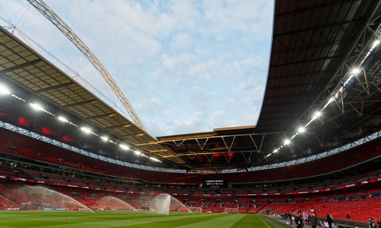 Η μοναδική χρονιά που ο τελικός Κυπέλλου δεν έγινε στο Γουέμπλεϊ ήταν επειδή γινόταν Παγκόσμιος Πόλεμος