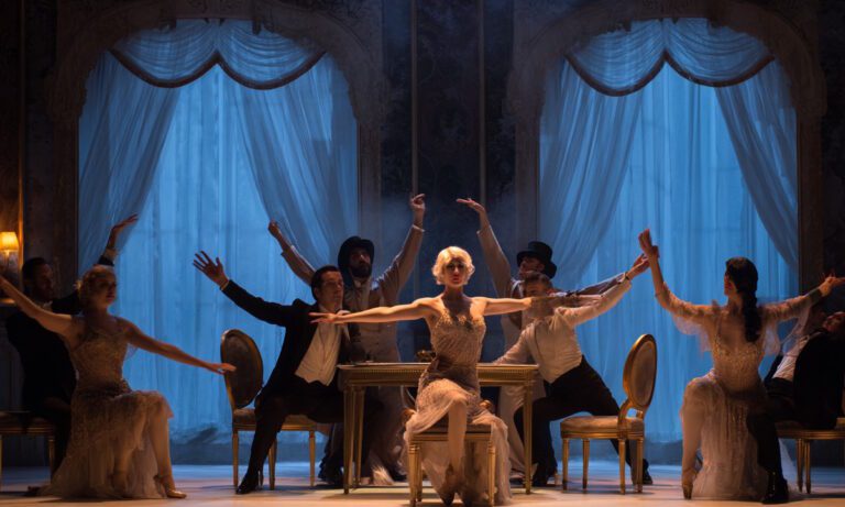 Η Γερμανίδα που έφερε τον χορό στην ελληνική επιθεώρηση και έμαθε στους Αθηναίους να κινούνται με ρυθμό