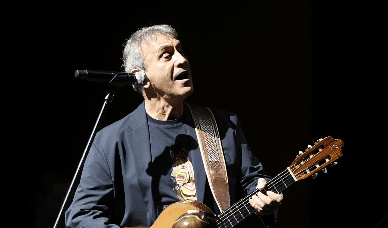 Ο Νταλάρας δεν ερμήνευσε το τραγούδι που μιλάει για τη ζωή του