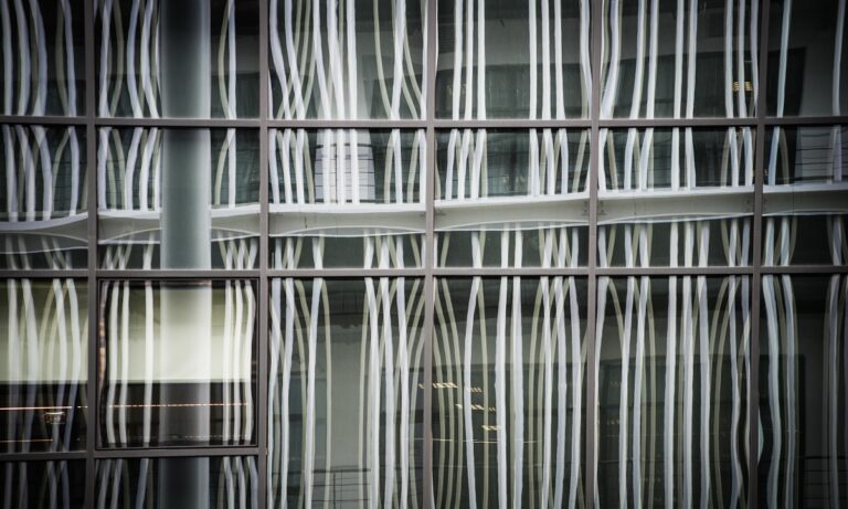 Δημοσιοποιήθηκε η λίστα μεγαλοοφειλετών της ΑΑΔΕ – Πάνω από 30.000 φυσικά και νομικά πρόσωπα στη «σέντρα»