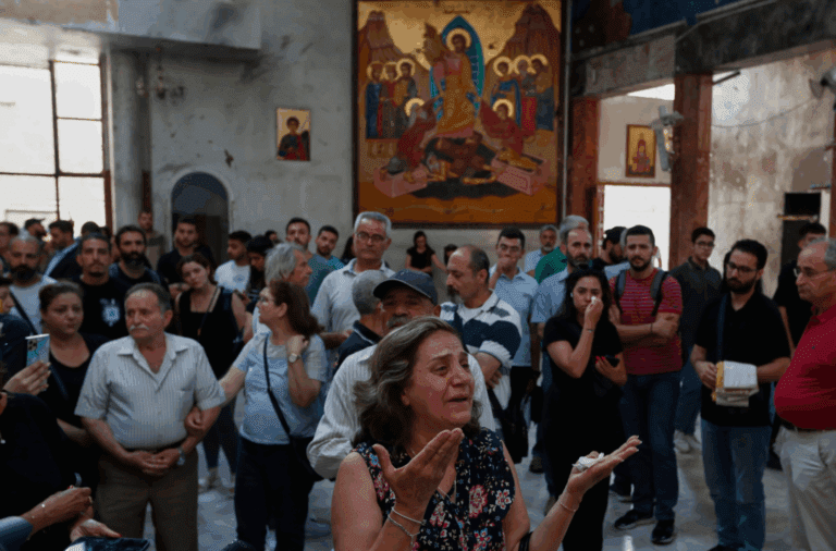 Κοινωνία: Δραματική έκκληση των Ρωμιών της Συρίας προς την ελληνική κυβέρνηση: «Ζητήστε επείγουσα συνεδρίαση του ΟΗΕ για τους διωγμούς των Σύριων Χριστιανών»