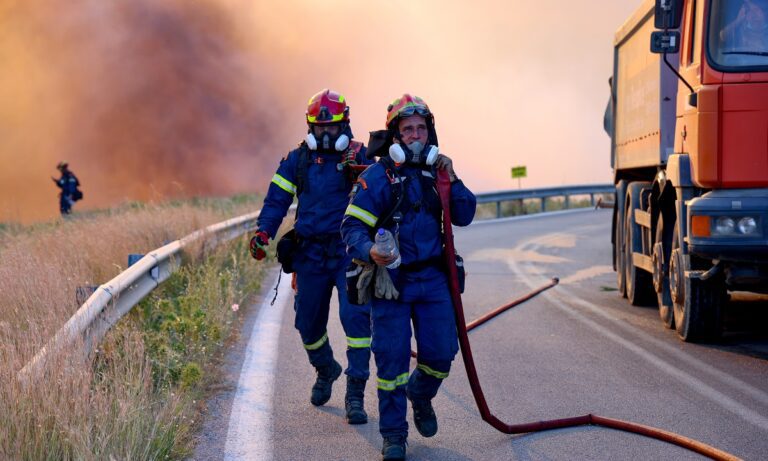 Στις φλόγες οι Κάτω Ασίτες – Συναγερμός στην Κρήτη, επιχειρούν ελικόπτερα και ισχυρές πυροσβεστικές δυνάμεις