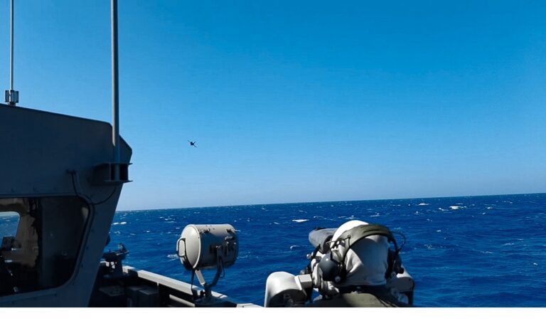 Οι δύο ελληνικές φρεγάτες δεν… είδαν τη βάρκα με τους μετανάστες