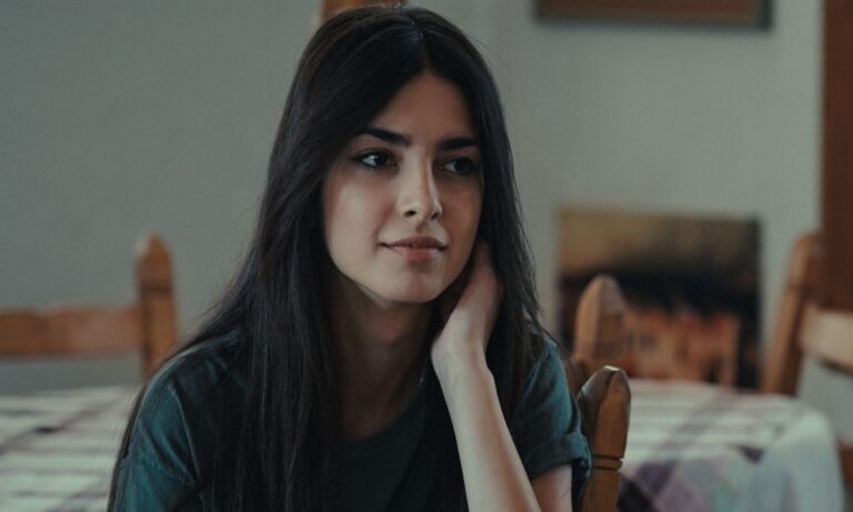 Η γη της ελιάς επόμενα επεισόδια: Η Βασιλική στο κρεβάτι με τον Στέφανο – Τέλος Τζον και Ιουλία