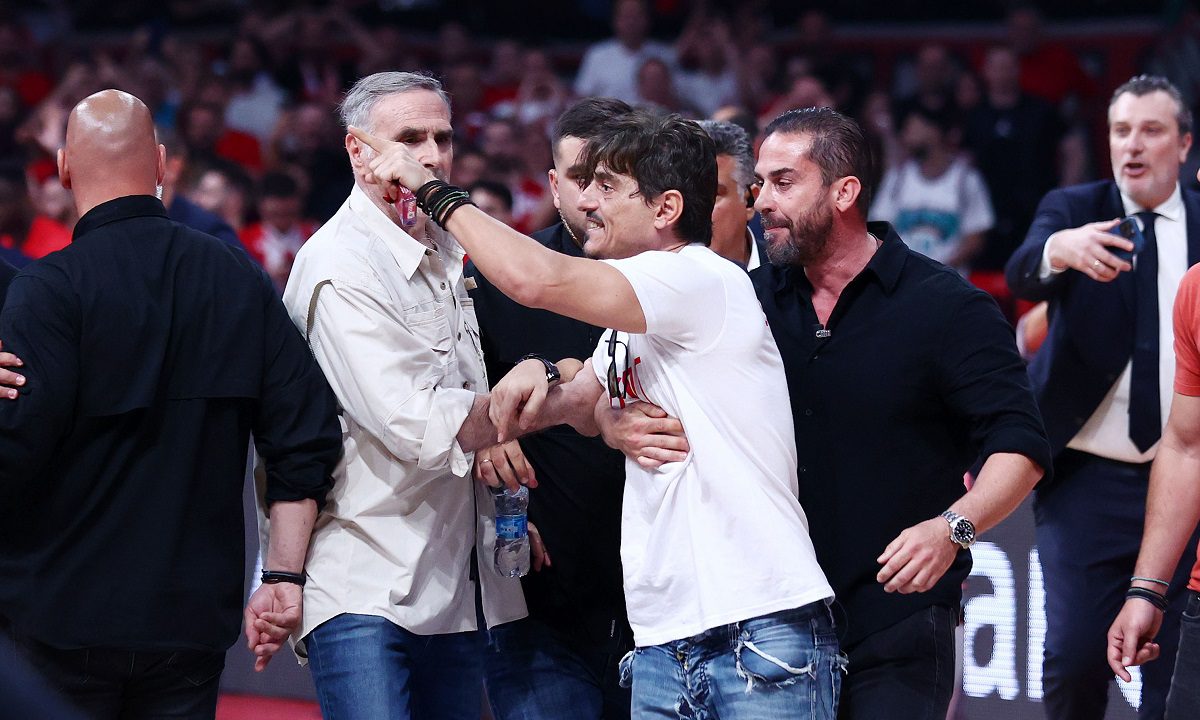 «Μήνυση και από την κόρη μου»: Αντεπίθεση Γιαννακόπουλου στους Αγγελόπουλους με βίντεο και νομικές ενέργειες – Τρέχει αυτόφωρο και για τους Αγγελόπουλους