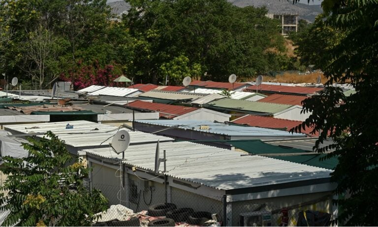 Μόλις η κυβέρνηση φτιάξει hot spot στην Εκάλη και το Πανόραμα, τότε θα βρίσκεται κοντά στη λύση του μεταναστευτικού