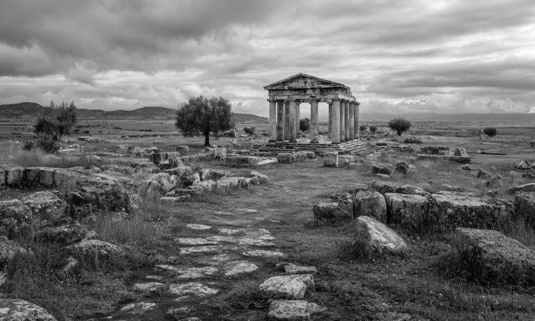 Είχε δική της Αθηνά, δικό της ιερό, και τη λάτρευαν όλοι στη Θεσσαλία. Σήμερα δεν θυμάται κανείς την πόλη της.