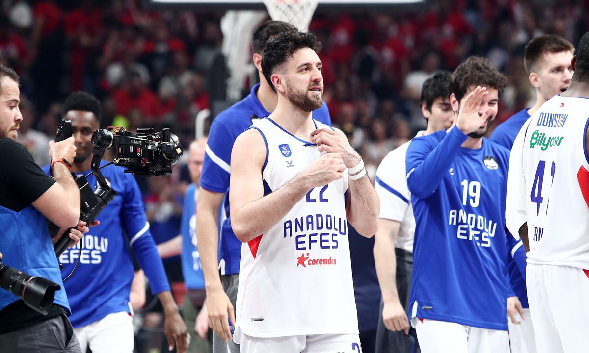 Χαμός! Στην Αθήνα ο Βασίλιε Μίσιτς!