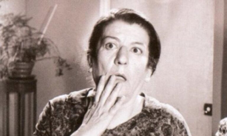 Η Σαπφώ Νοταρά μικρή μαθητριούλα