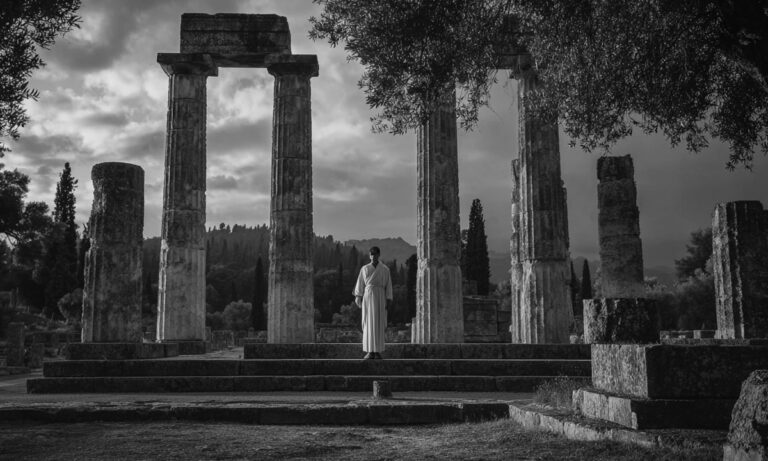 Ήταν ο πρώτος Ολυμπιονίκης απο την Αχαΐα. Και τους καταράστηκε να μην ξανακερδίσουν ποτέ.