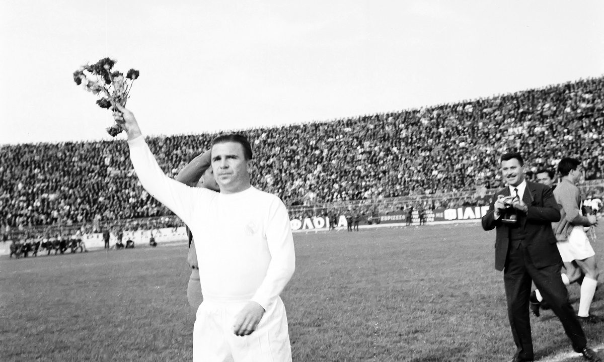 Δεν έκανε καμία άλλη δουλειά, έπαιξε μόνο ποδόσφαιρο για να γίνει ο θρύλος της Ρεάλ Μαδρίτης και να γράψει ιστορία στην Ελλάδα