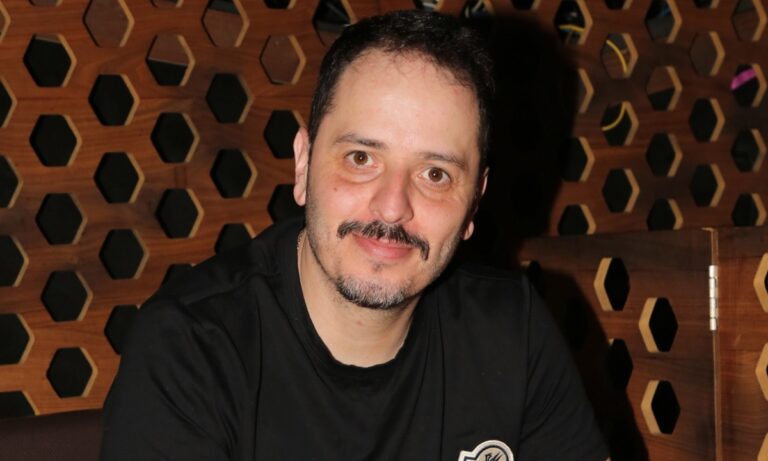 Αλέξανδρος Τσουβέλας: Έρχεται με δική του κωμική εκπομπή!