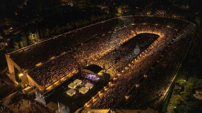 Δείτε όλη την ιστορική συναυλία του ΚΚΕ για τον Μίκη