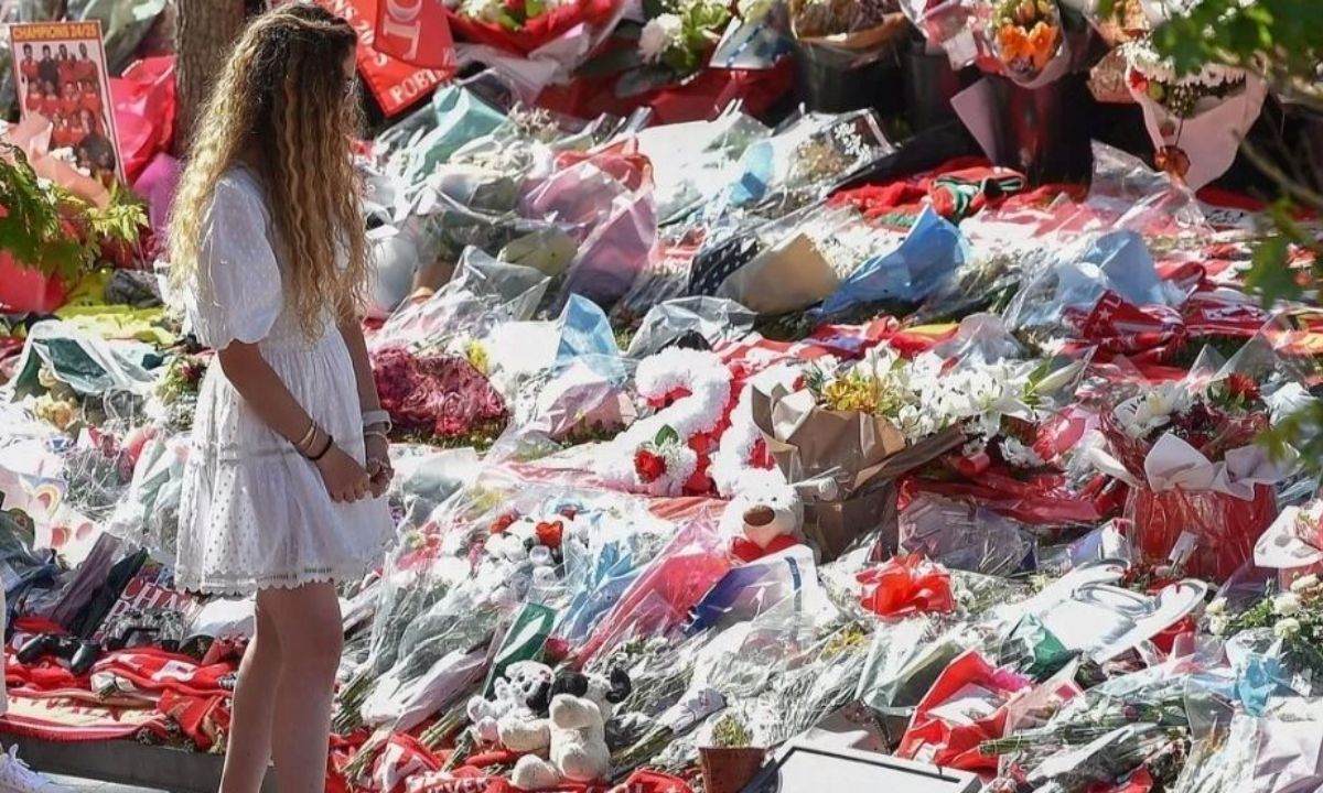 Ρουτ Καρντόσο: Συγκλονιστική στιγμή στο Άνφιλντ για τον Ντιόγκο Ζότα – «You’ll Never Walk Alone»