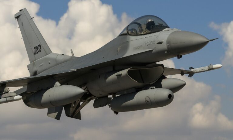 LANTIRN: Το παρωχημένο ατρακτίδιο που πρέπει να αποσυρθεί άμεσα από την Πολεμική Αεροπορία