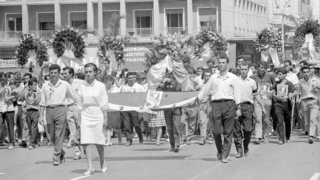 Ένα τραγούδι για τον Σωτήρη Πέτρουλα
