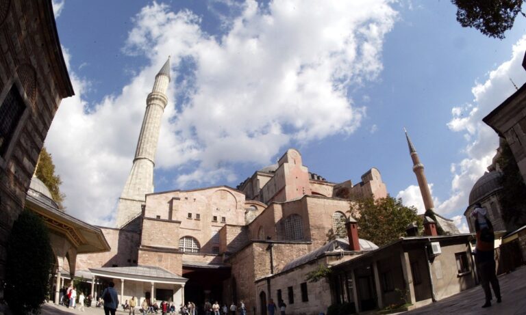 Βίζα-έκπληξη για τους Τούρκους: Πράσινο φως από την ΕΕ για ευκολότερη είσοδο στη Σένγκεν και στην Ελλάδα για πέντε χρόνια