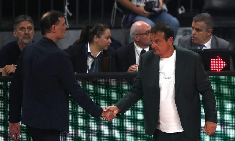 Έρχεται σύγκρουση δύο κόσμων: Παναθηναϊκός των 15 εκατομμυρίων για πέντε παίκτες vs Ολυμπιακός του «μπαρτζώκας μπάσκετ»