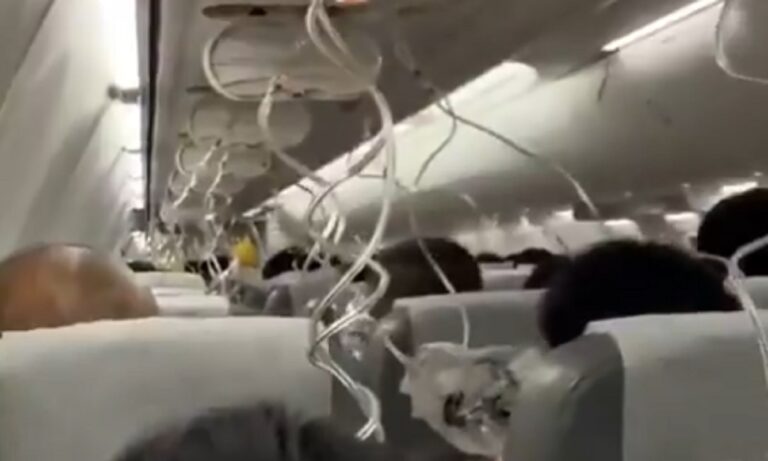 Σοκ σε πτήση της Japan Airlines – Το Boeing 737 «βούτηξε» 8.000 μέτρα σε 10 λεπτά, πανικός στους επιβάτες που άρχισαν να γράφουν τις διαθήκες τους