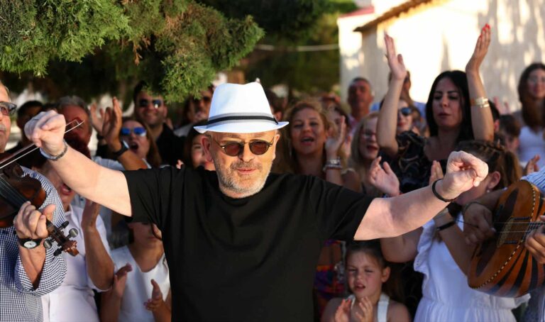 Το νέο «νησιώτικο» τραγούδι του Σταμάτη Γονίδη