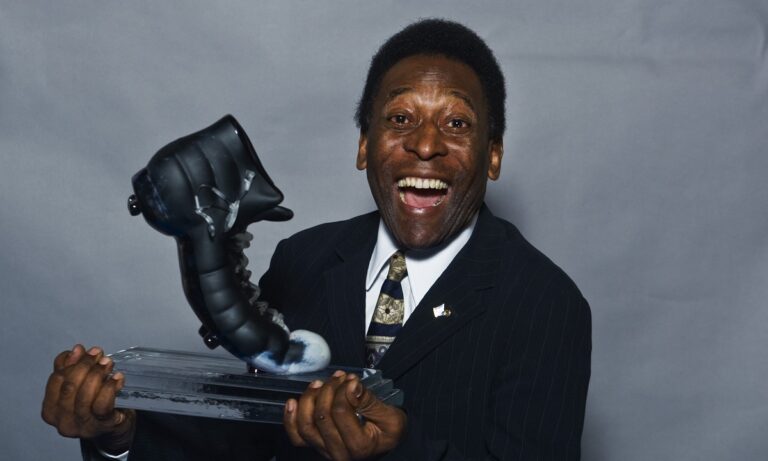 Αυτές ήταν οι ομάδες, που είχε παίξει ο Πελέ και ήταν μόλις δύο, καμία στην Ευρώπη