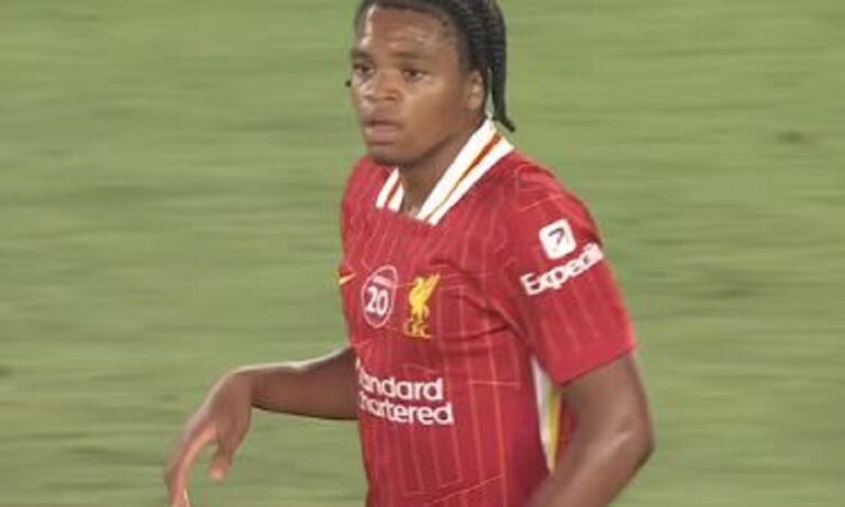 Η Λίβερπουλ έχει δώσει 300 εκατομμύρια για μεταγραφές αλλά την παράσταση κλέβει ο 17χρονος Ρίο Νγκουμόα