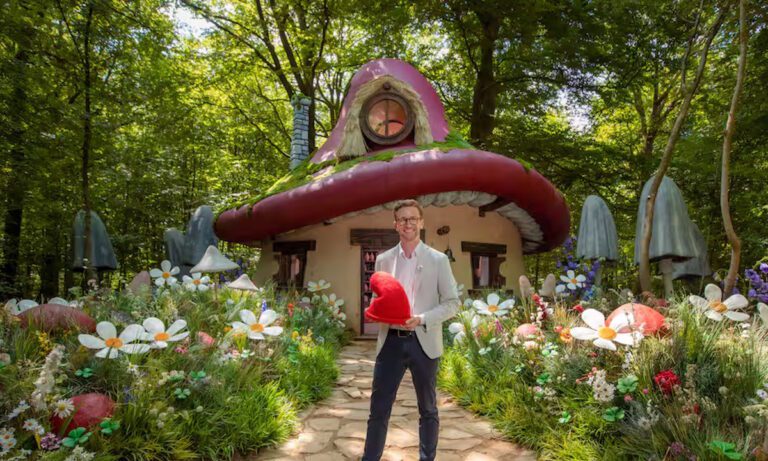 Αυτά είναι τα στρουμφοφαγητά που θα απολαύσεις στο σπίτι των Στρουμφ στο Airbnb