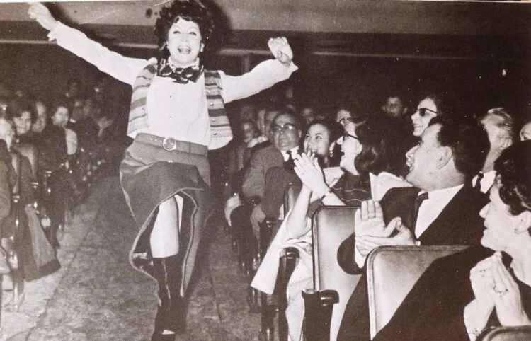 Η Βλαχοπούλου «ακούει» Ζαμπέτα και…