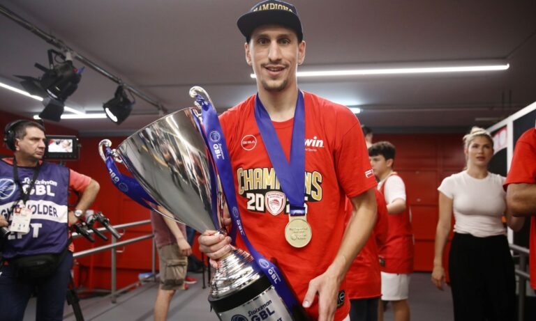 Ολυμπιακός : Ο κόσμος ζητά ρελάνς για Λαρεντζάκη…