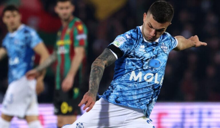 Ολυμπιακός : Τι εξτρέμ ψάχνει μετά την απόκτηση του Στρεφέζα