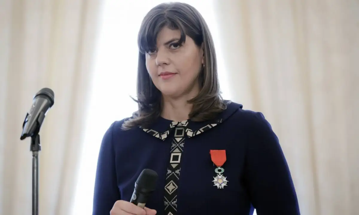 Τέμπη: Η Λάουρα Κοβέσι «καρφώνει» ξανά την κυβέρνηση Μητσοτάκη – «Αν είχαν γίνει έργα με τα εκατομμύρια για το σιδηρόδρομο, η τραγωδία θα είχε αποφευχθεί»