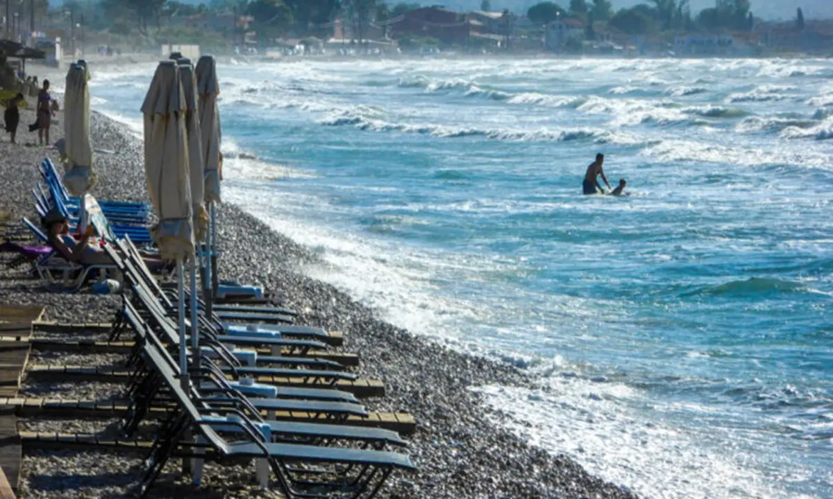 Καιρός: Έρχεται τετραήμερο με μπόλικο αέρα έως 7 μποφόρ – Πέφτει η θερμοκρασία με βροχές!