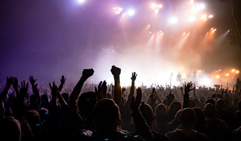 10 πράγματα που δεν πρέπει να κάνεις σε μία συναυλία