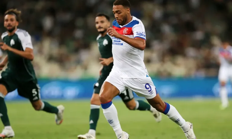 Ντέσερς σε μεταγραφικό ντέρμπι: Παναθηναϊκός και ΑΕΚ για τον φορ της Ρέιντζερς