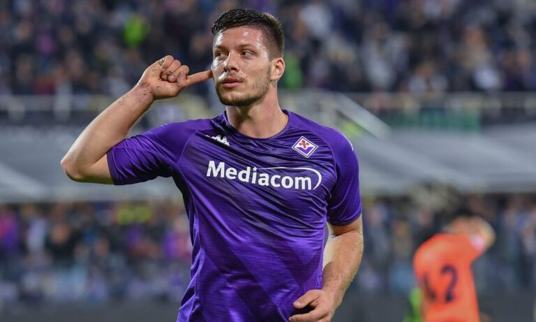 Όταν ο Γιόβιτς φορούσε την μπλούζα του Ολυμπιακού και πόσταρε τον Γιώργο Πρίντεζη!