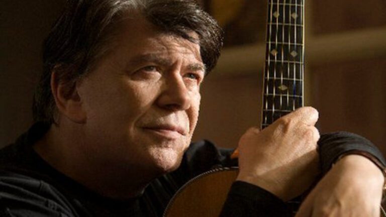 Ποια τραγούδια έγραψε με ψευδώνυμο ο Μούτσης για την Αλεξίου