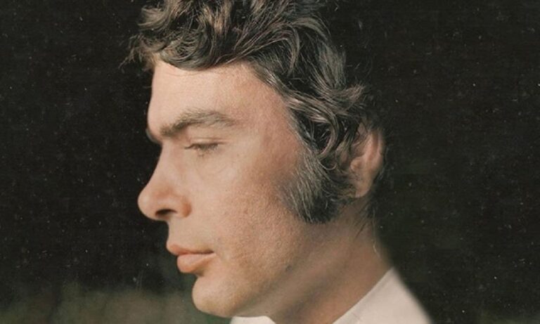 O χαρισματικός Γιάννης Πουλόπουλος