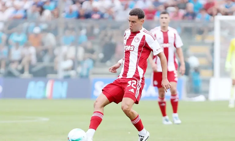 Η Νάπολι θέλει τον Σαντιάγκο Έσε του Ολυμπιακού και μπαίνει δυνατά στο κόλπο