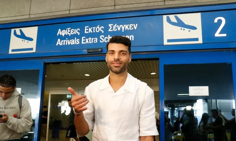 Ολυμπιακός: Στην Αθήνα ο Μεχντί Ταρέμι – Υπογράφει διετές συμβόλαιο!