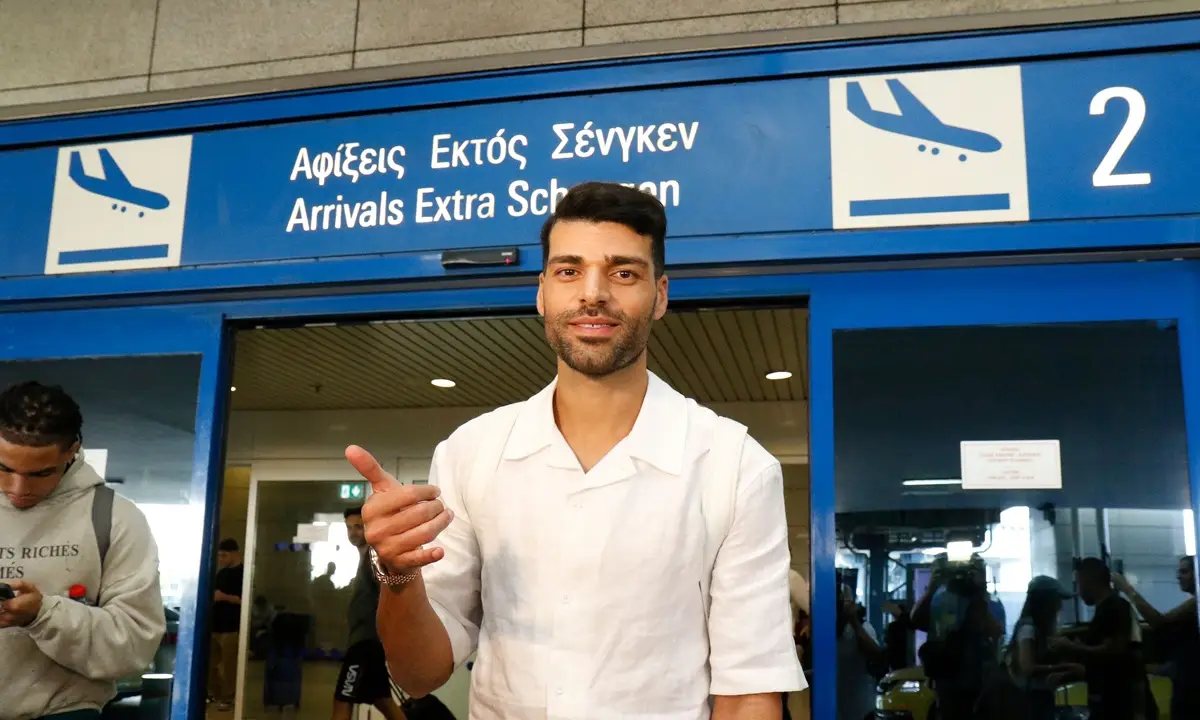 Ολυμπιακός: Στην Αθήνα ο Μεχντί Ταρέμι – Υπογράφει διετές συμβόλαιο!