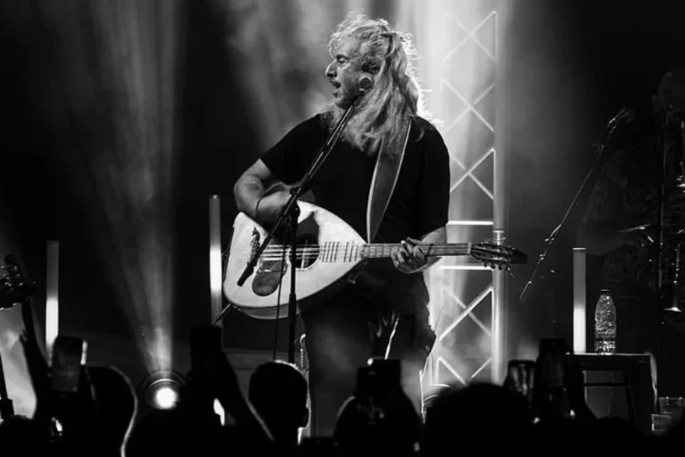 Ο Γιάννης Χαρούλης ολοκληρώνει την περιοδεία του στο Λυκαβηττό