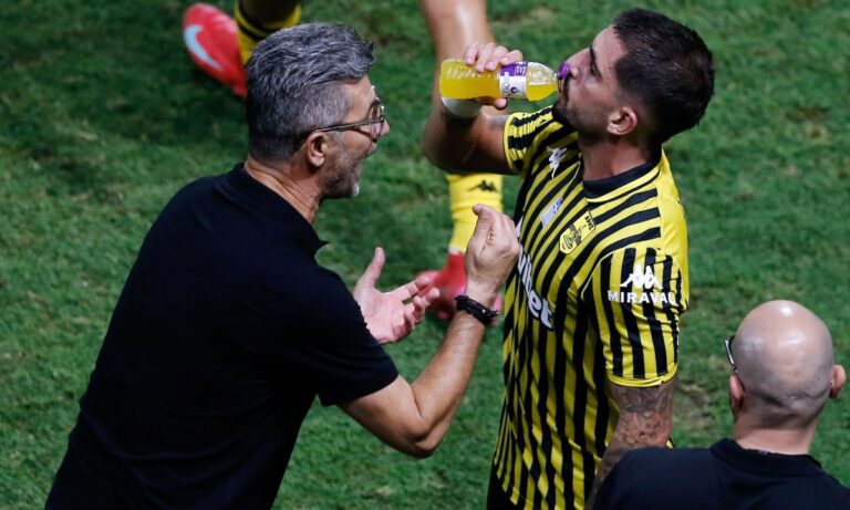 Άρης – Ουζουνίδης: «Δική μου η ευθύνη – Μην κάψουμε τους παίκτες»