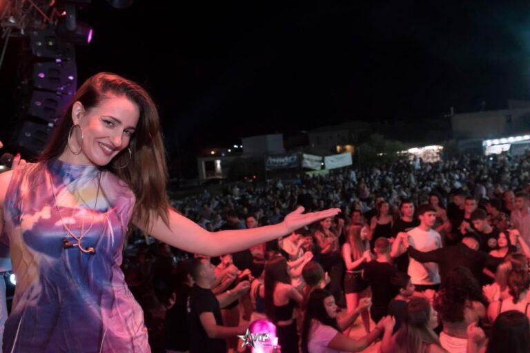 Πανηγύρια: Πολλοί καλλιτέχνες ζουν από αυτά, αμέτρητος κόσμος γλεντάει μαζί τους