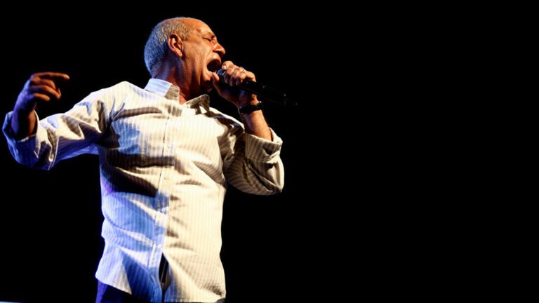 Το μεγάλο δίλημμα: «Μάνα πού ζω» με ερωτηματικό ή χωρίς;