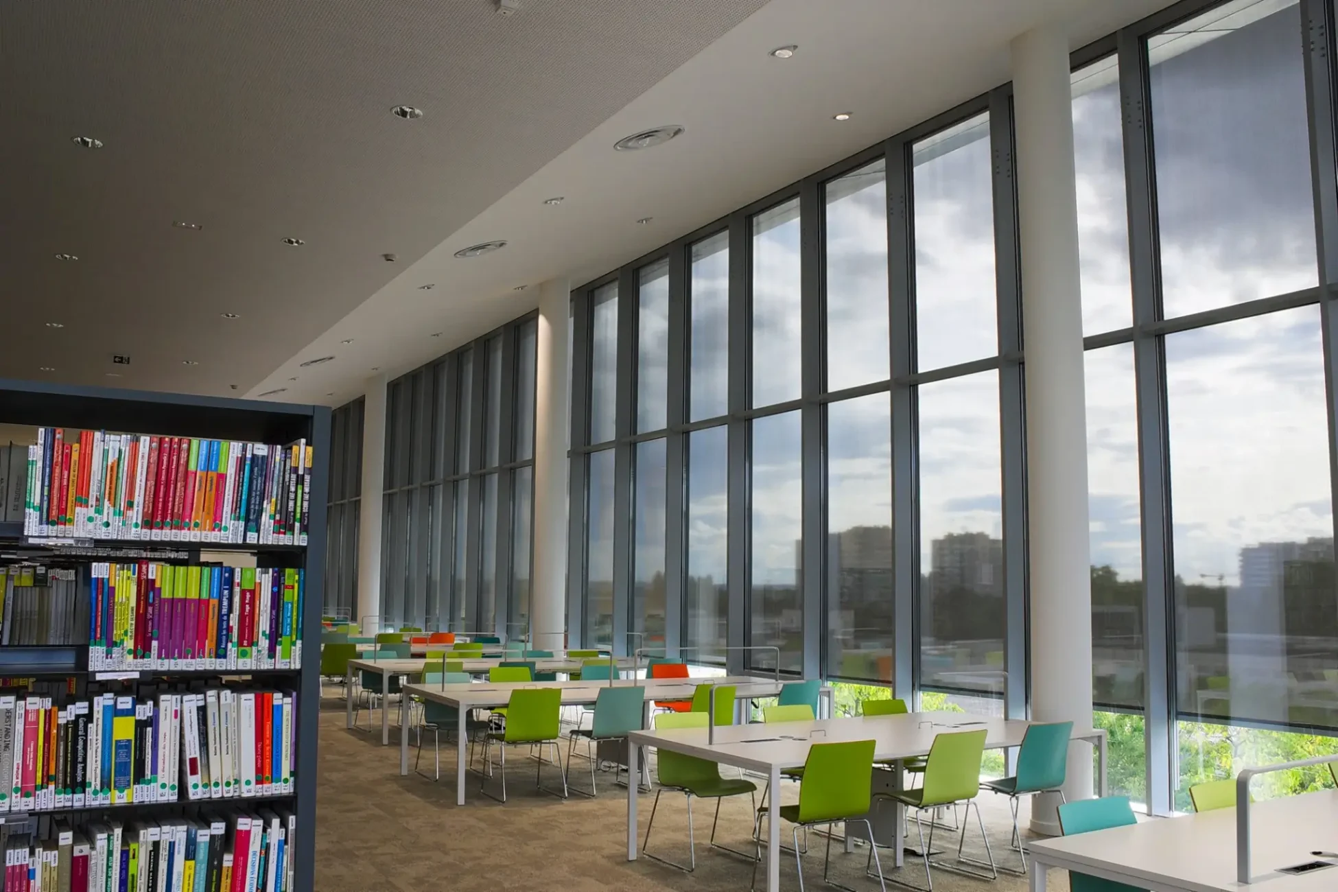 Άγγελος Παυλακάκης: Από το 10.11 στα 100μ μέχρι τη Σορβόννη