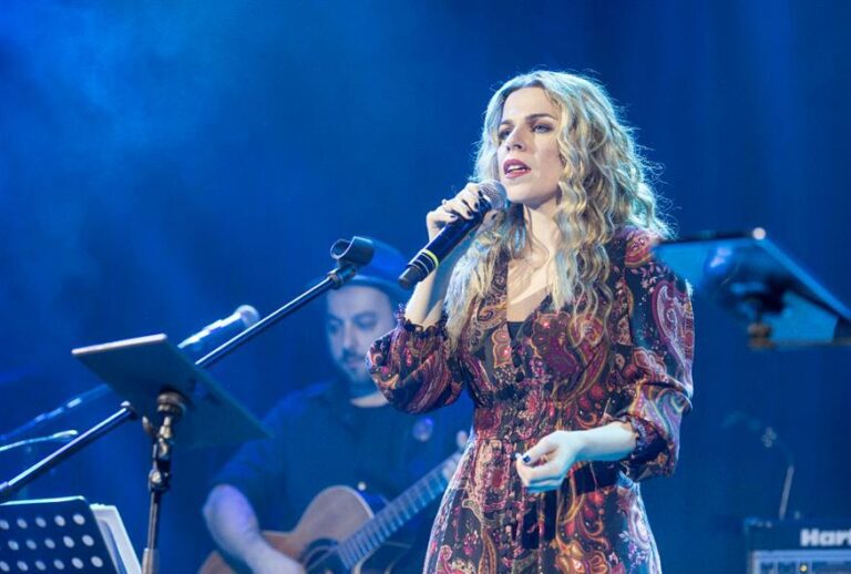 Τι δουλειά έκανε η Βιολέτα Ίκαρη πριν ασχοληθεί με το τραγούδι